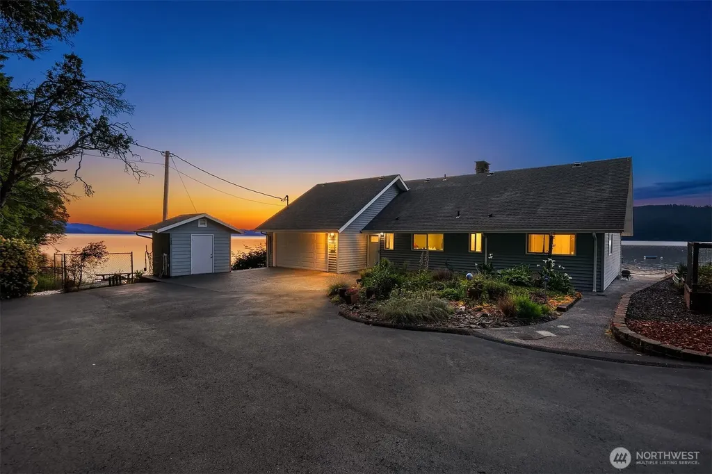 130 N Bennett Lane Lilliwaup WA 98555