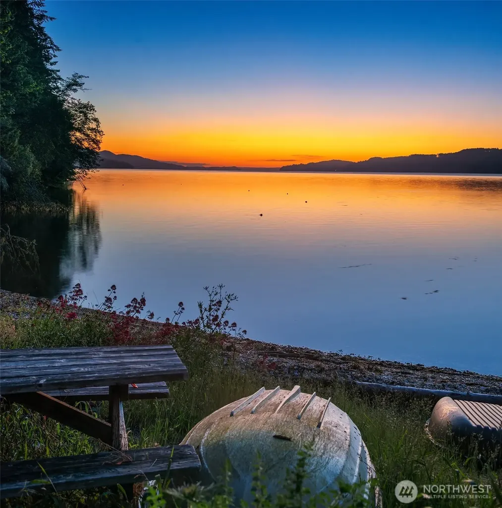 130 N Bennett Lane Lilliwaup WA 98555