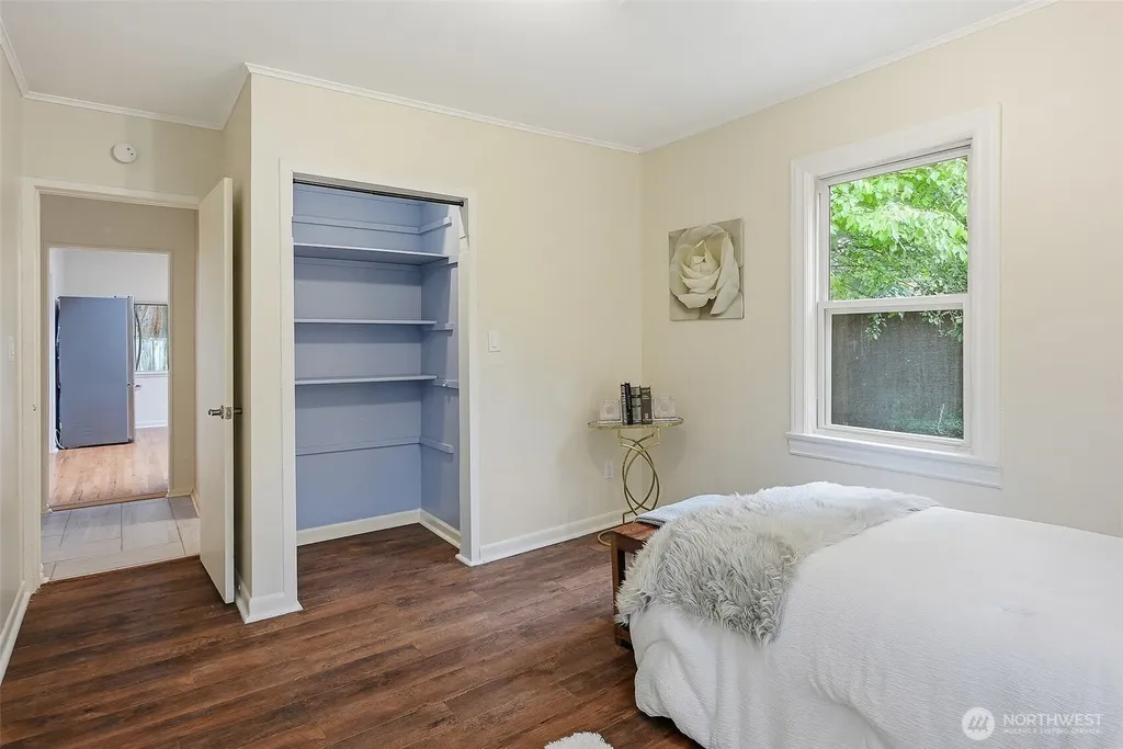17633 10th Avenue NE Shoreline WA 98155