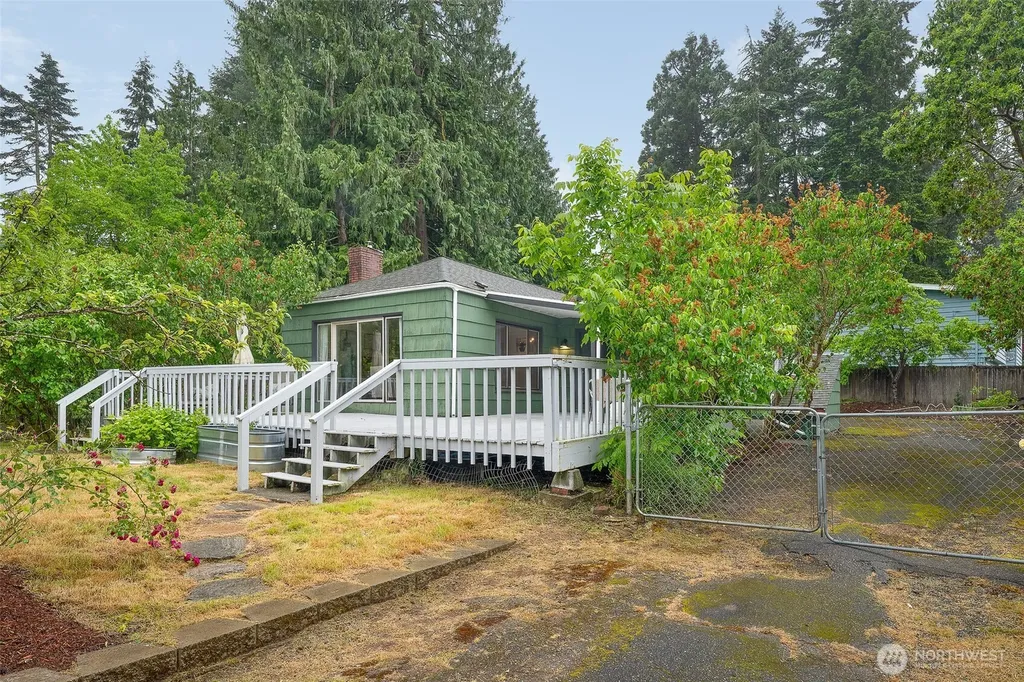 17633 10th Avenue NE Shoreline WA 98155