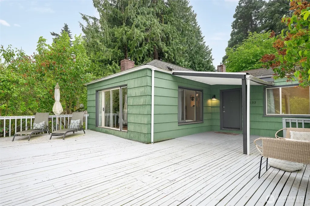 17633 10th Avenue NE Shoreline WA 98155