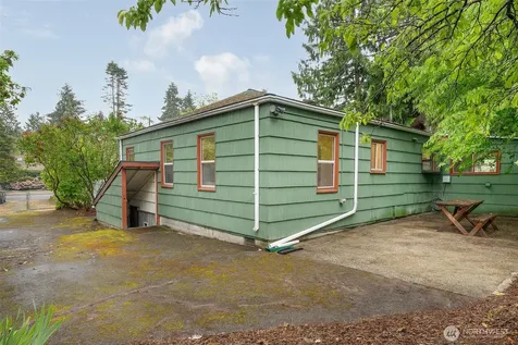 17633 10th Avenue NE Shoreline WA 98155