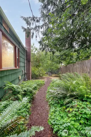 17633 10th Avenue NE Shoreline WA 98155