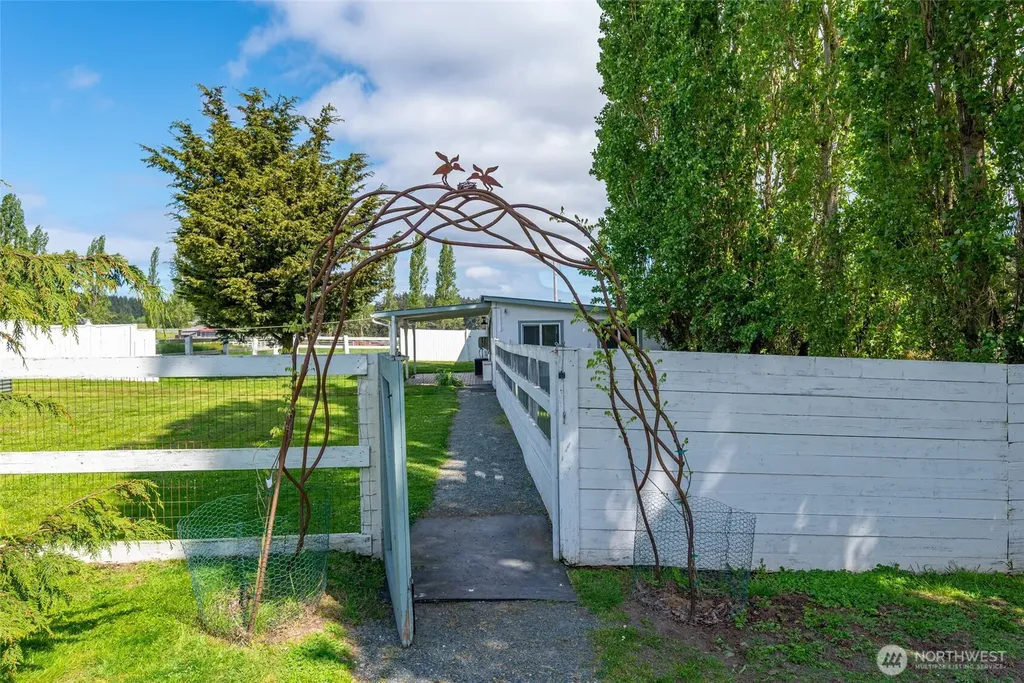 5392 Shore Meadow Road Freeland WA 98249