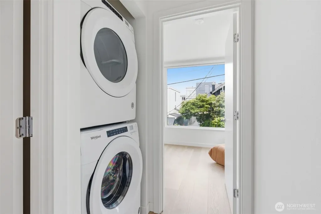 69 E Lynn Street Seattle WA 98102