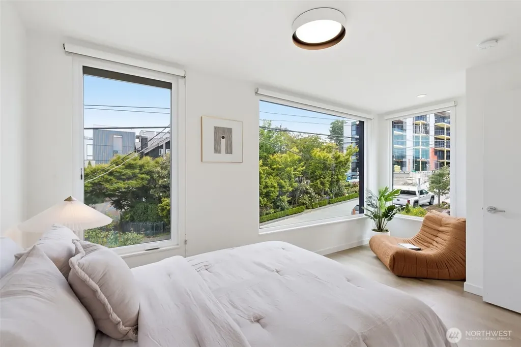 69 E Lynn Street Seattle WA 98102