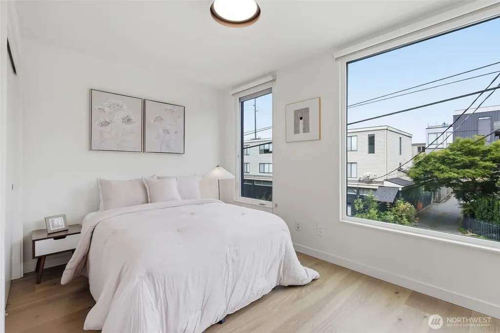 69 E Lynn Street Seattle WA 98102