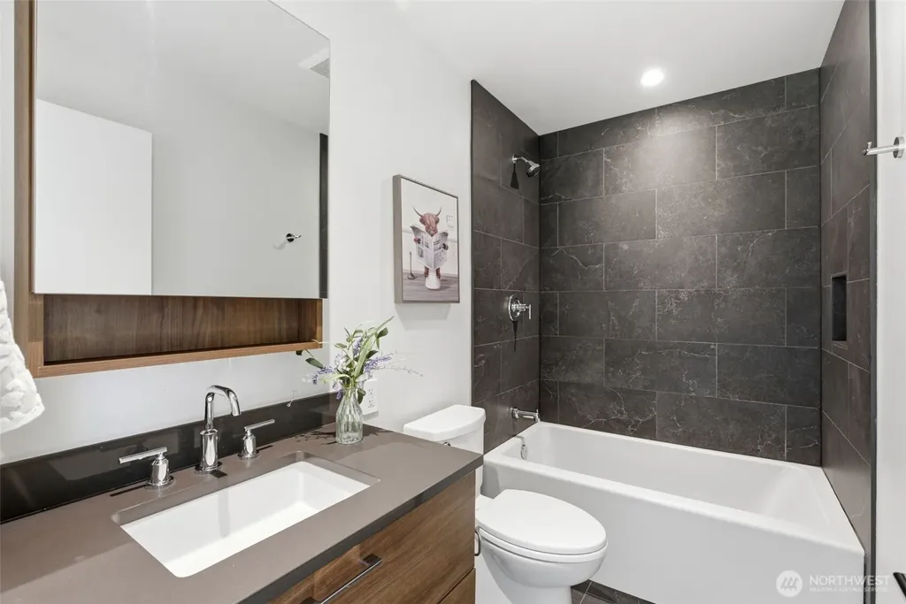 69 E Lynn Street Seattle WA 98102