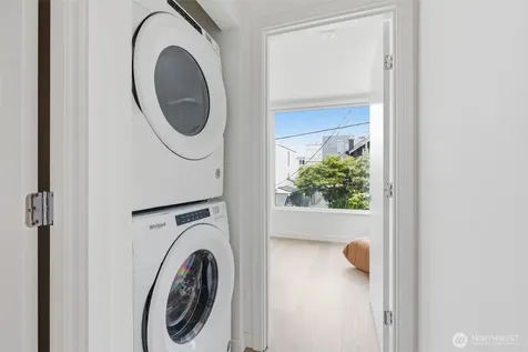 69 E Lynn Street Seattle WA 98102