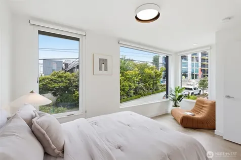 69 E Lynn Street Seattle WA 98102