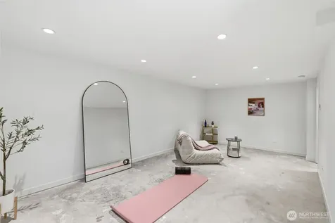 69 E Lynn Street Seattle WA 98102