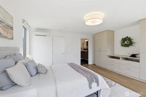 69 E Lynn Street Seattle WA 98102