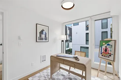 69 E Lynn Street Seattle WA 98102