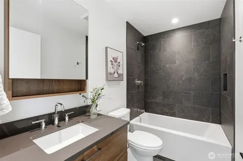 69 E Lynn Street Seattle WA 98102