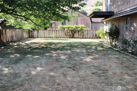 135 Eveline Street Pateros WA 98841