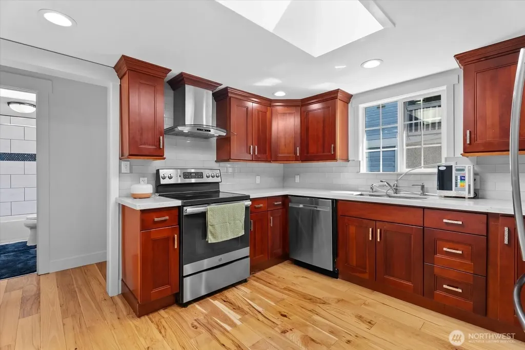 4240 S Rose Street Seattle WA 98118