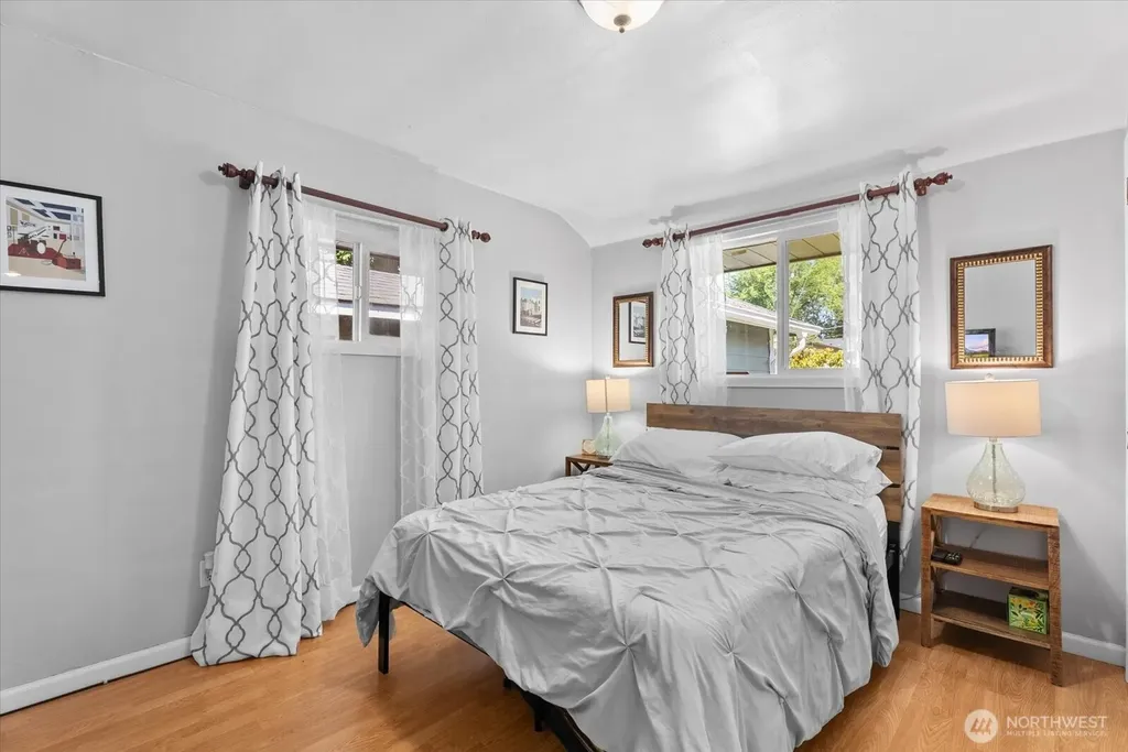 4240 S Rose Street Seattle WA 98118