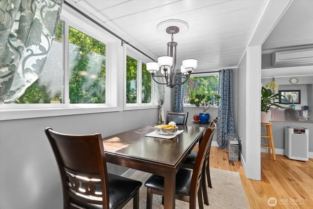 4240 S Rose Street Seattle WA 98118