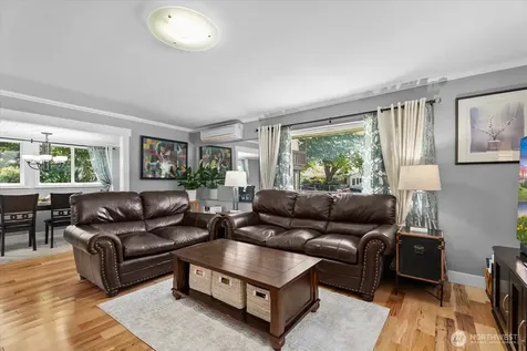 4240 S Rose Street Seattle WA 98118