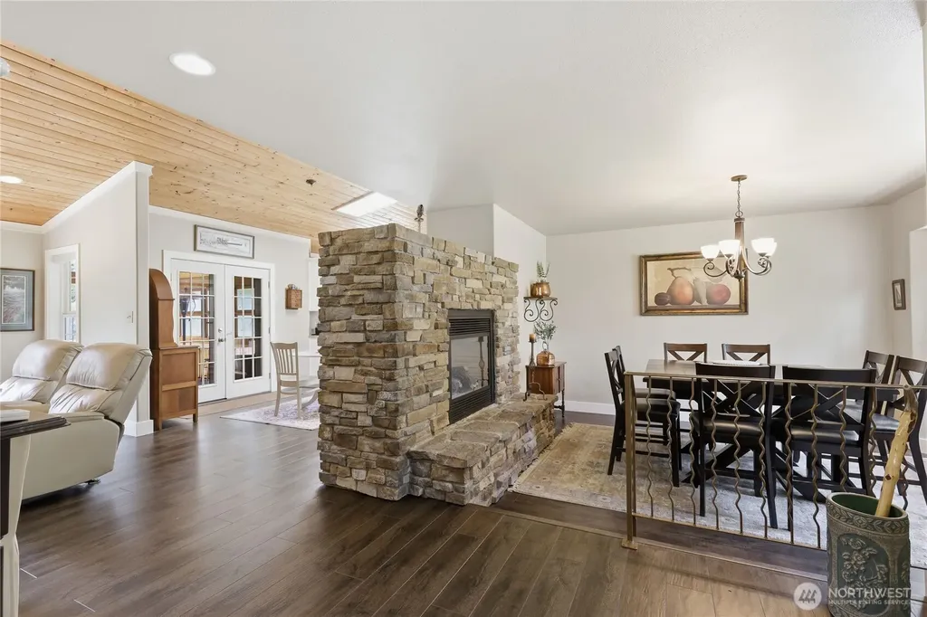 9156 Old Olympic Highway Sequim WA 98382