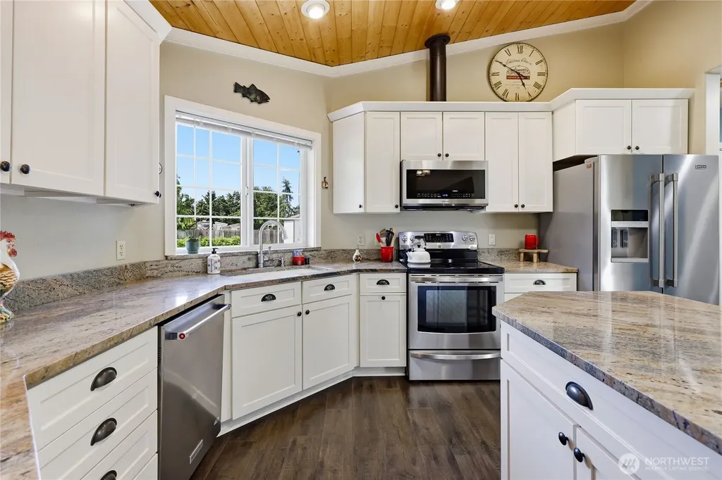 9156 Old Olympic Highway Sequim WA 98382
