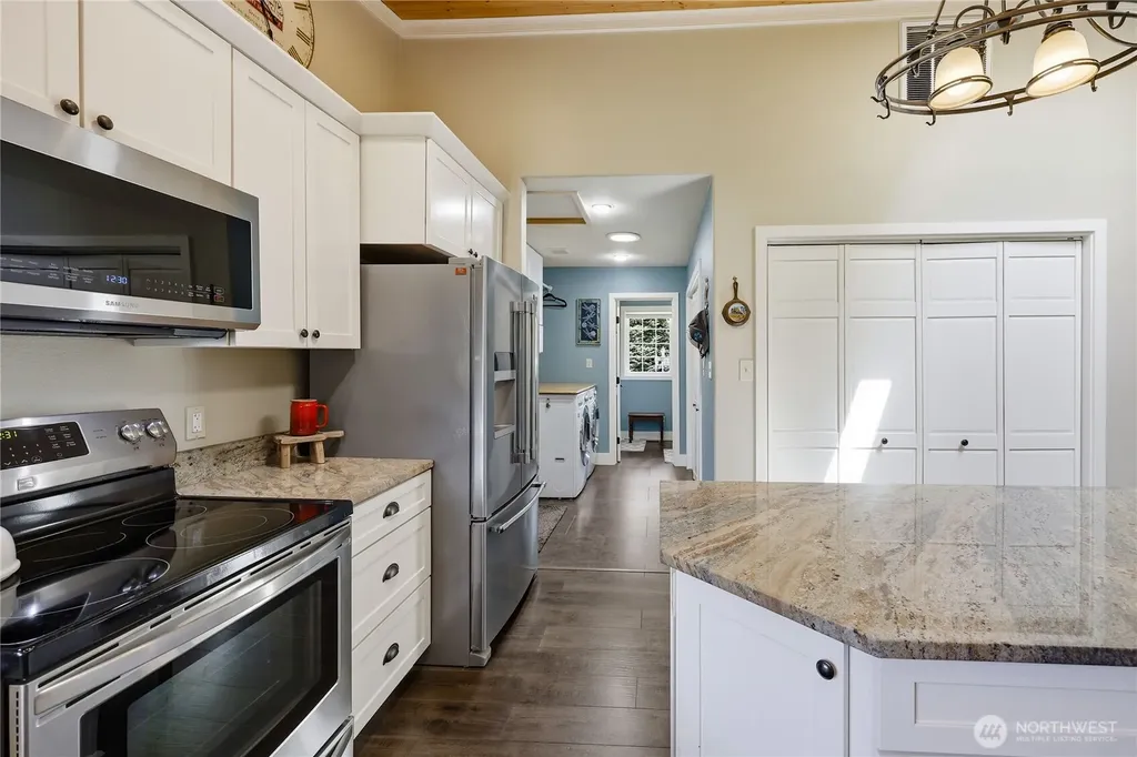 9156 Old Olympic Highway Sequim WA 98382