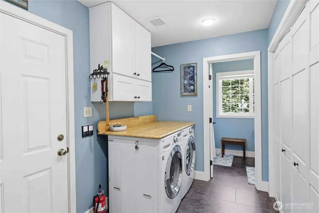 9156 Old Olympic Highway Sequim WA 98382