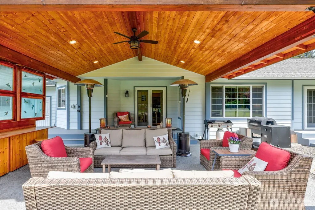 9156 Old Olympic Highway Sequim WA 98382