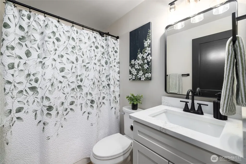 323 W King Tut Road Bellingham WA 98226
