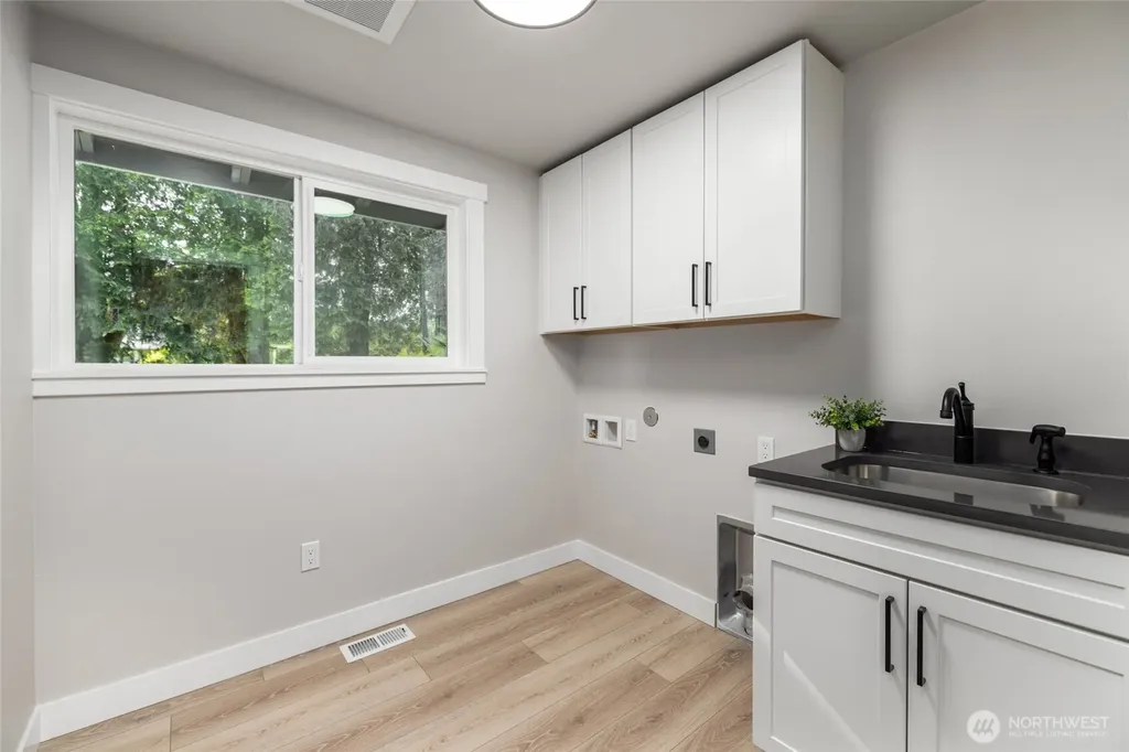 323 W King Tut Road Bellingham WA 98226