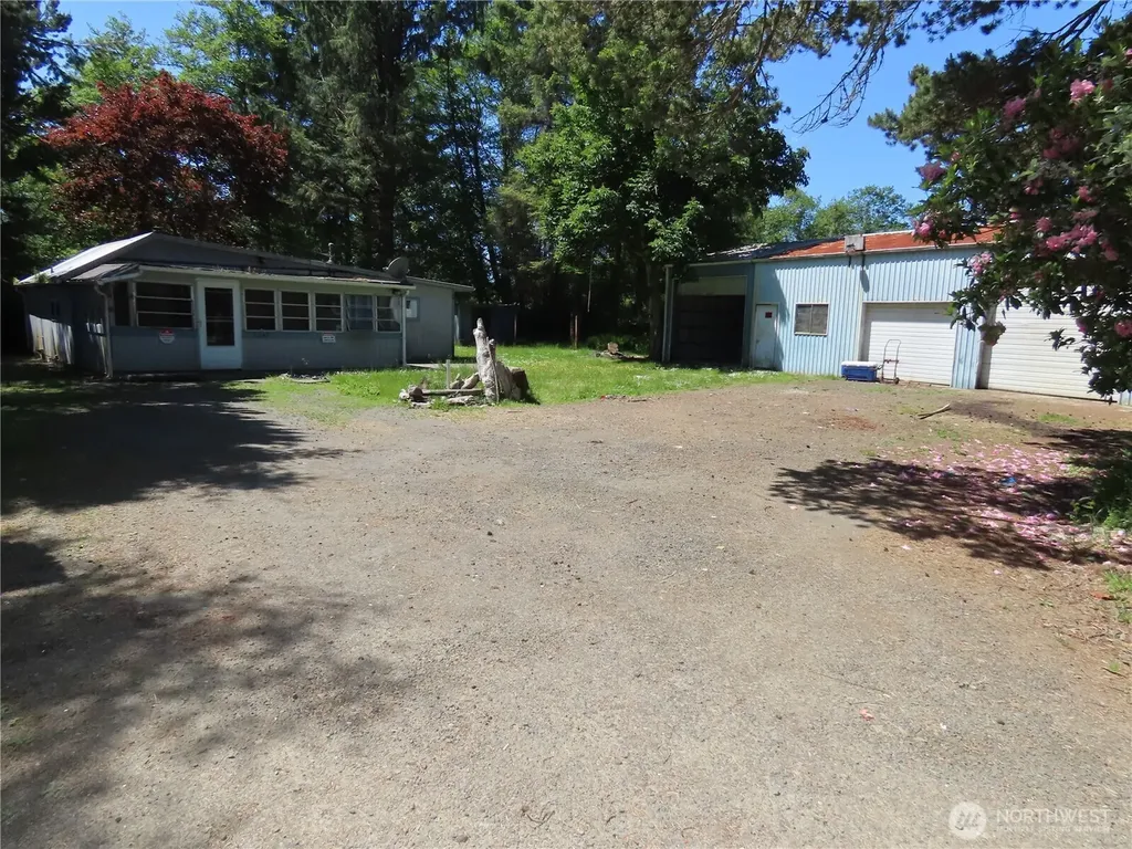 1047 Pine Street Grayland WA 98547