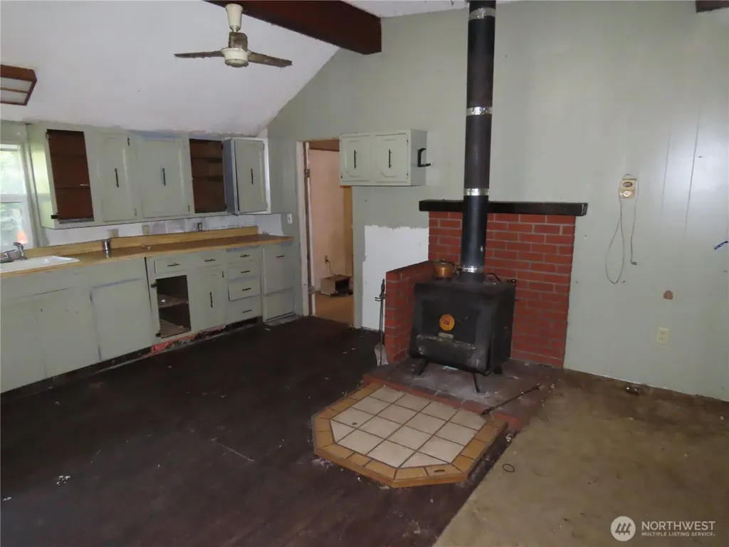 1047 Pine Street Grayland WA 98547