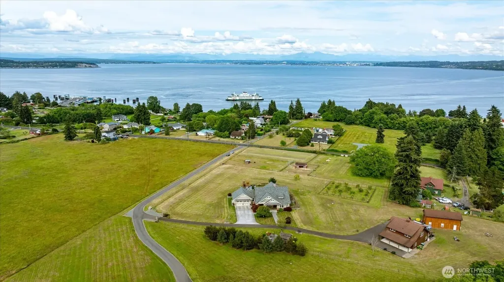 4764 Black Walnut Terrace Clinton WA 98236