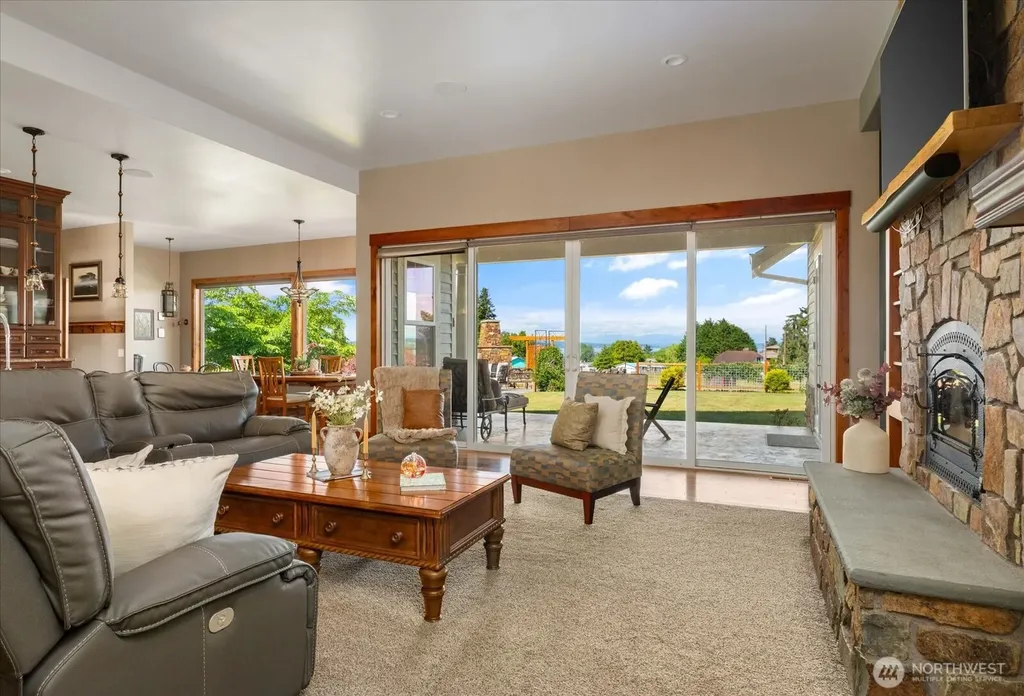 4764 Black Walnut Terrace Clinton WA 98236
