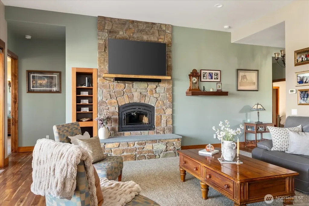 4764 Black Walnut Terrace Clinton WA 98236