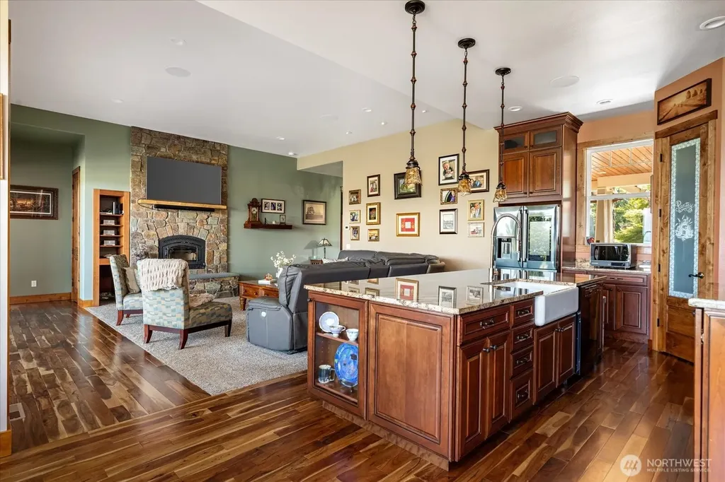 4764 Black Walnut Terrace Clinton WA 98236