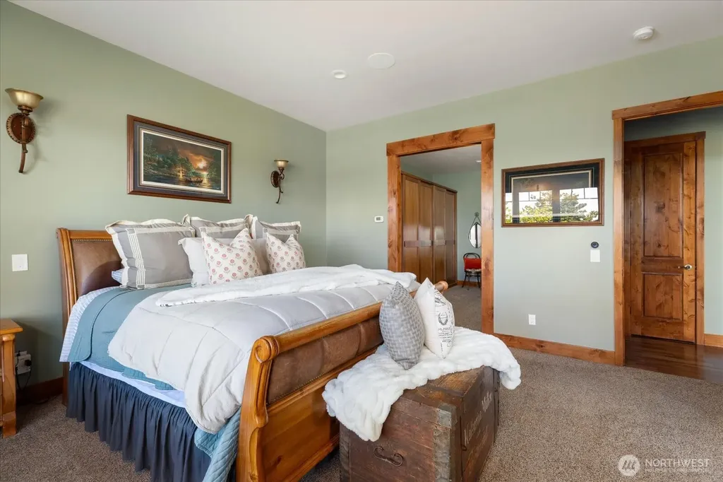 4764 Black Walnut Terrace Clinton WA 98236