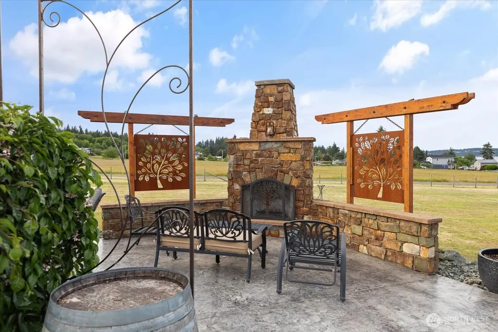 4764 Black Walnut Terrace Clinton WA 98236