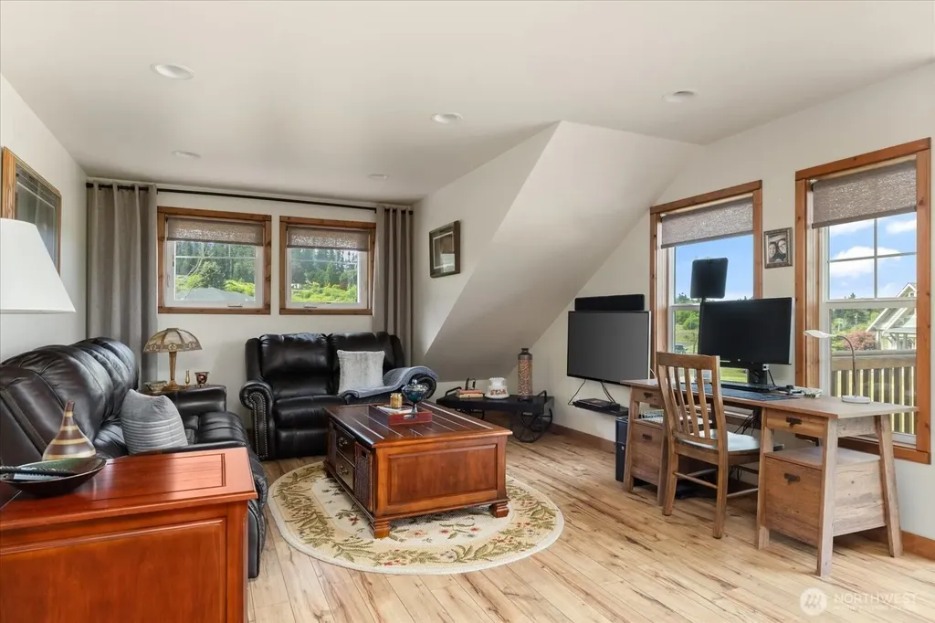 4764 Black Walnut Terrace Clinton WA 98236