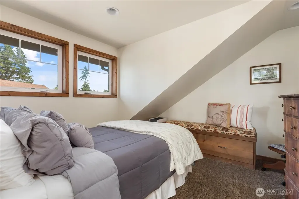 4764 Black Walnut Terrace Clinton WA 98236