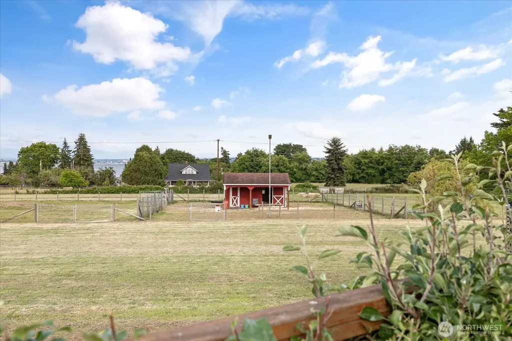 4764 Black Walnut Terrace Clinton WA 98236