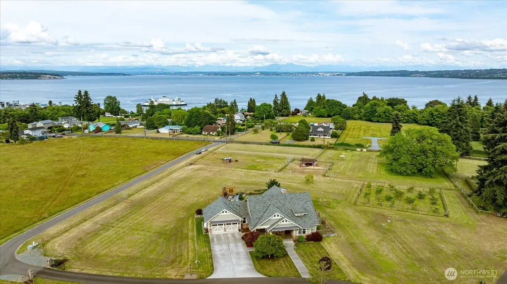 4764 Black Walnut Terrace Clinton WA 98236