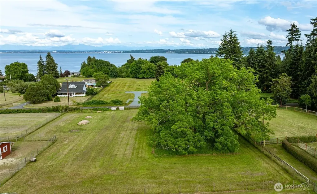 4764 Black Walnut Terrace Clinton WA 98236