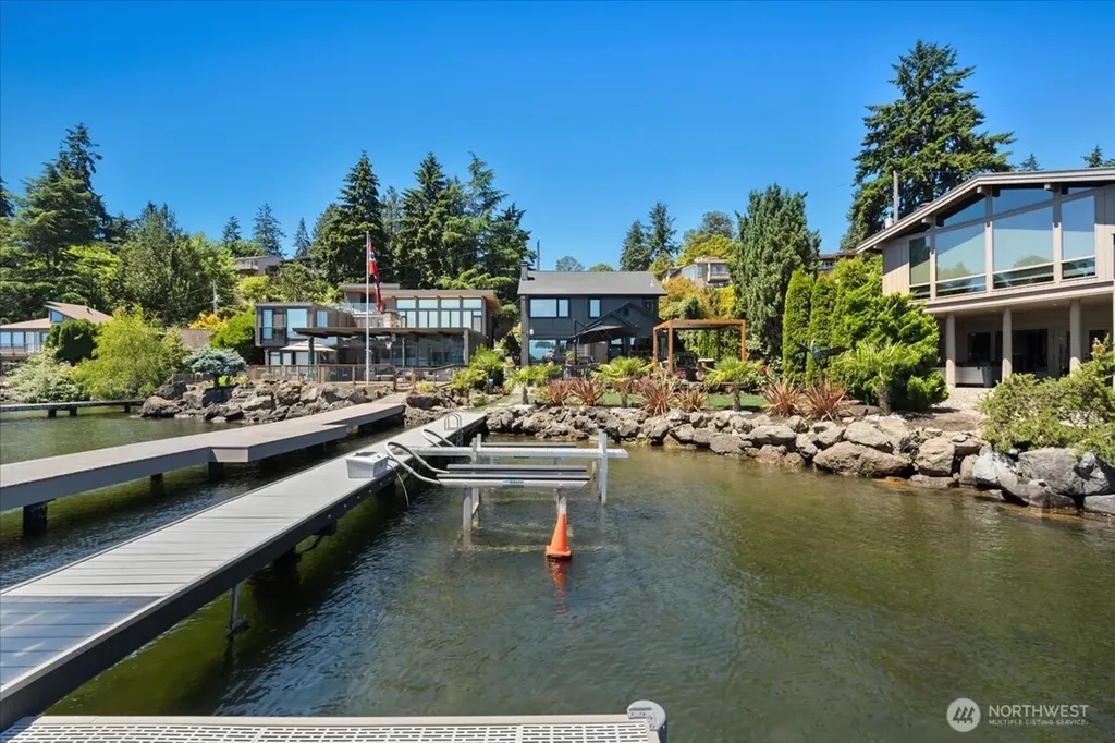 15038 Beach Drive NE Lake Forest Park WA 98155