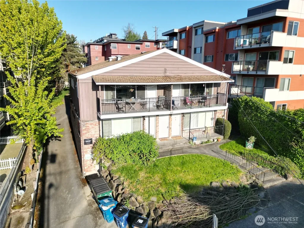 717 3rd Avenue N Seattle WA 98109