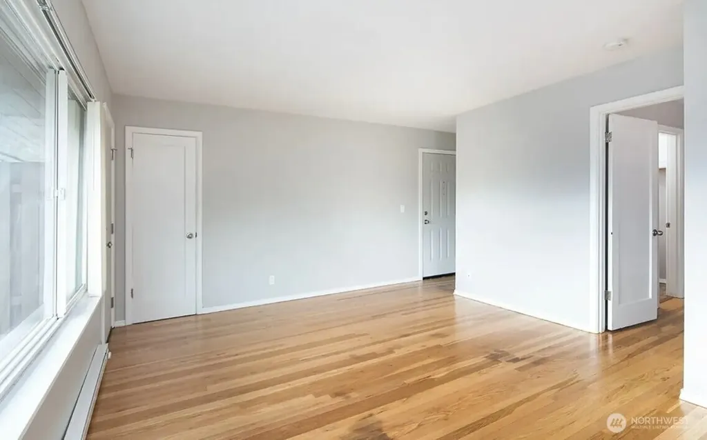 717 3rd Avenue N Seattle WA 98109