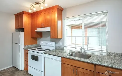 717 3rd Avenue N Seattle WA 98109
