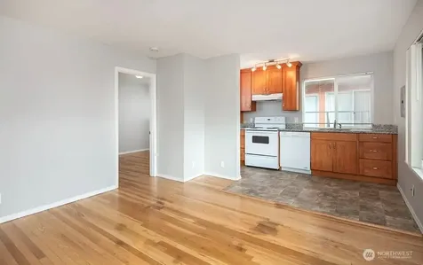 717 3rd Avenue N Seattle WA 98109