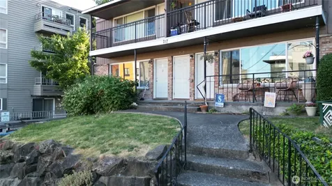 717 3rd Avenue N Seattle WA 98109