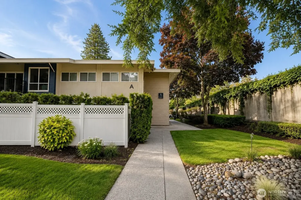 811 126th Place NE Bellevue WA 98005